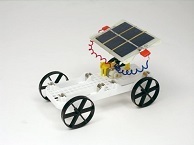 写真：親子でソーラーカー作り1