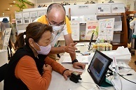 写真：血管年齢測定・ベジチェック1