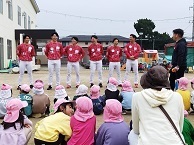 写真：ティーボールをやってみよう1