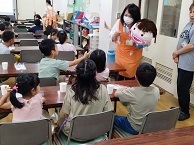 写真：学童向け「歯みがき」教室1
