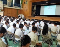 写真：中学生向け金融・保険教育1