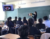 写真：メディアリテラシーを絵本で学ぼう