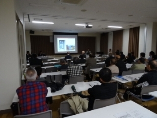 写真:避難所運営検討会議の様子