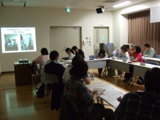 写真:地域内施設連絡会の様子1