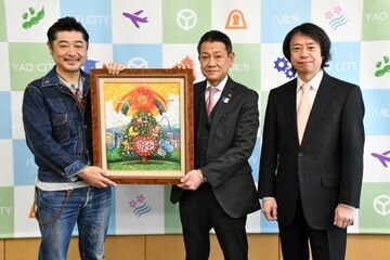 写真：贈呈の様子