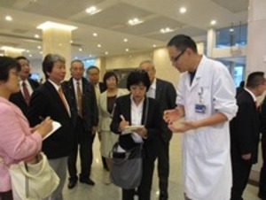 写真:瑞金医院での視察の様子