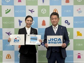 写真：記念撮影　(田中　雅子さん)