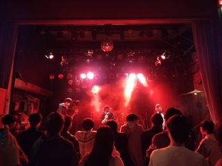 写真：バンド3