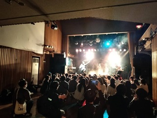写真：バンド4