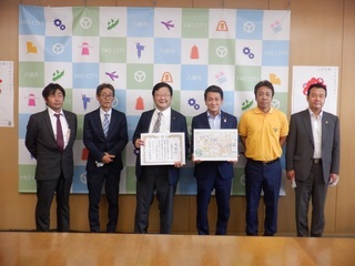 写真:感謝状の贈呈式