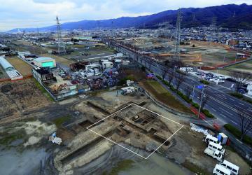 写真：由義寺跡