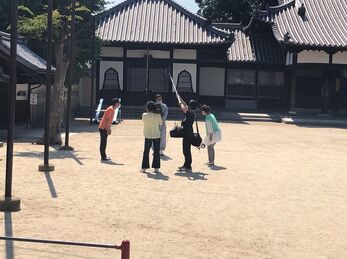 写真：常光寺撮影ロケの様子3
