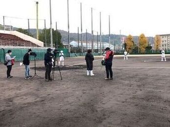 写真：山本球場ドラマ撮影ロケの様子1