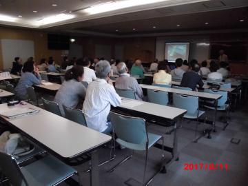 写真：講演会の様子1
