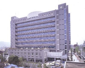 写真：八尾市庁舎　外観