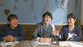 写真：取材中
