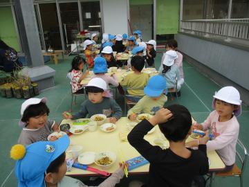 写真：4歳児　給食