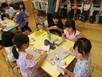 写真：5歳児　着せ替え人形