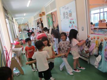 写真：5歳児　布団太鼓再現2
