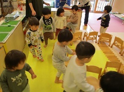 いすとりゲームの写真