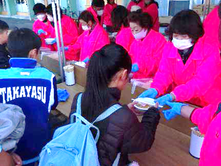 うどんの炊き出し06