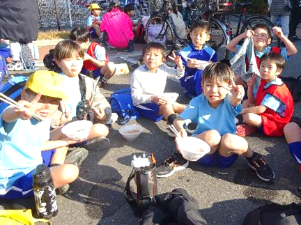 うどんの炊き出し08