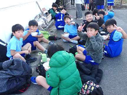 うどんの炊き出し09