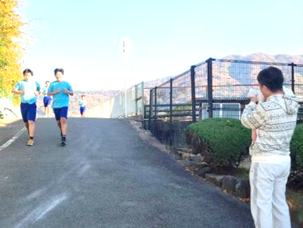 声援を受けて24