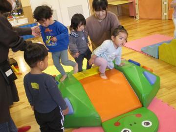 写真：1歳児年齢交流8