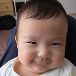 写真：赤ちゃん　しおり