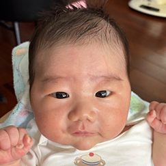 写真：赤ちゃん　おうた