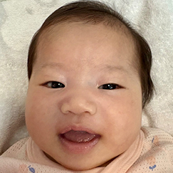 写真：赤ちゃん　ひな