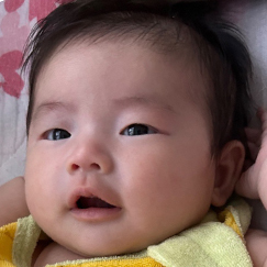 写真：赤ちゃん　ゆら