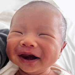 写真:赤ちゃん タスク
