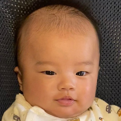 写真:赤ちゃん2 ひかり