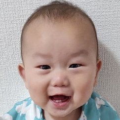 写真：赤ちゃん　てんせい