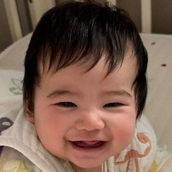 写真：赤ちゃん　ひかり