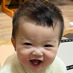 写真:赤ちゃん まなと
