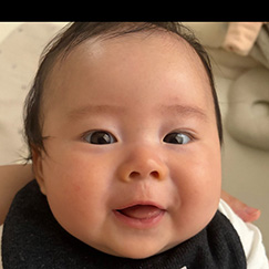 写真：赤ちゃん　とうり