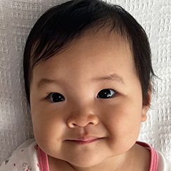 写真:赤ちゃん あかり
