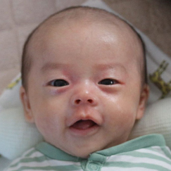 写真:赤ちゃん はく