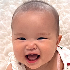 写真：赤ちゃん　にな
