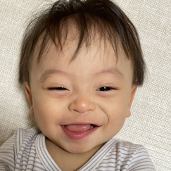 写真:赤ちゃん りつき