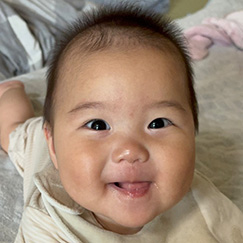 写真：赤ちゃん　あかり