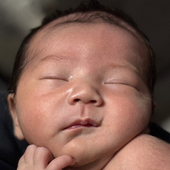 写真：赤ちゃん　せな