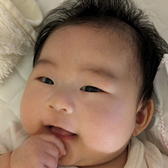 写真:赤ちゃん しずく