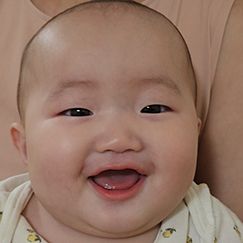 写真：赤ちゃん　らら