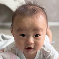 写真：赤ちゃん　おみ