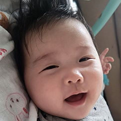 写真:赤ちゃん うた