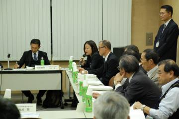 写真：八尾市町会加入促進検討会議の様子2